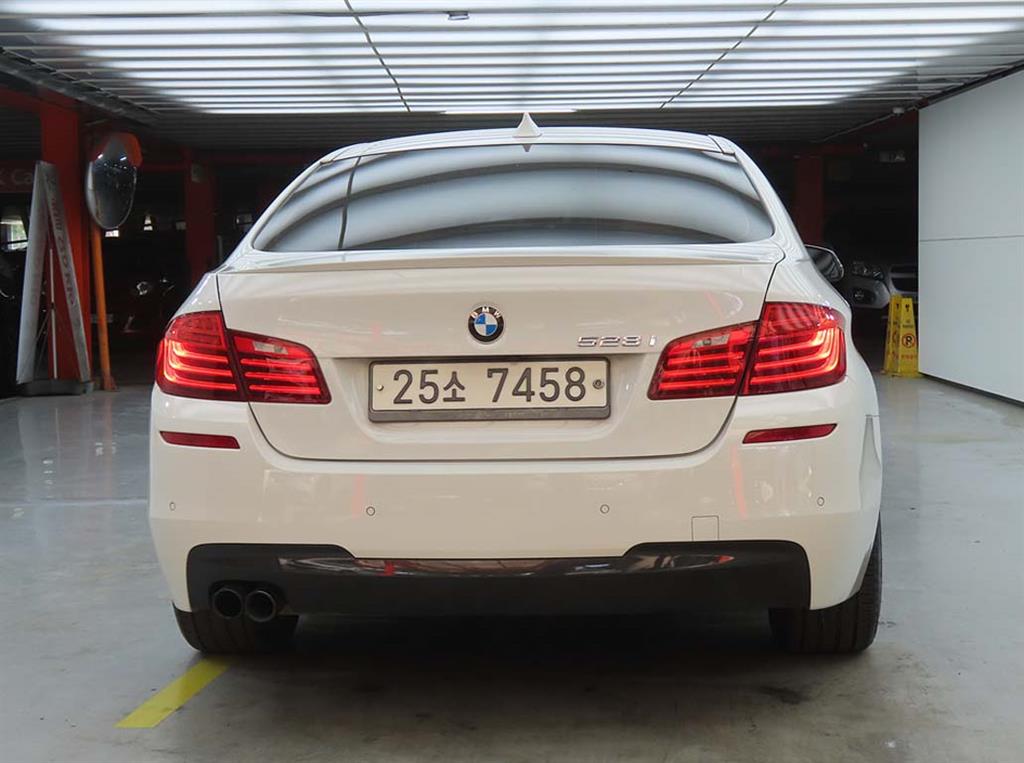 BMW 5 Series - Vista 3
