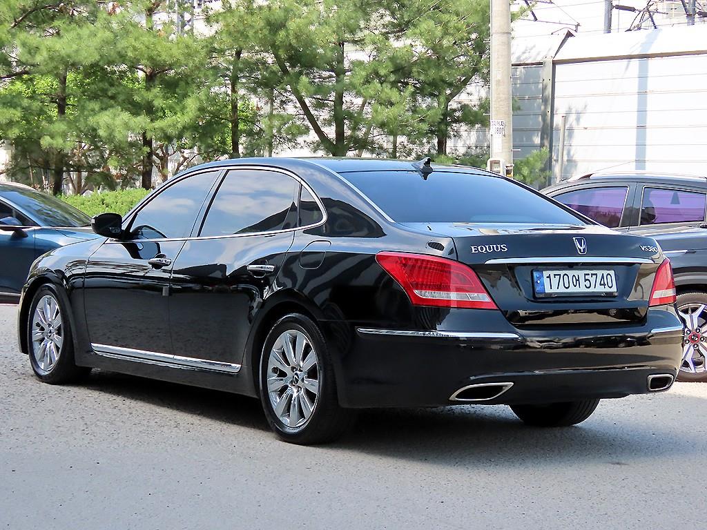 HYUNDAI Equus - Vista 3