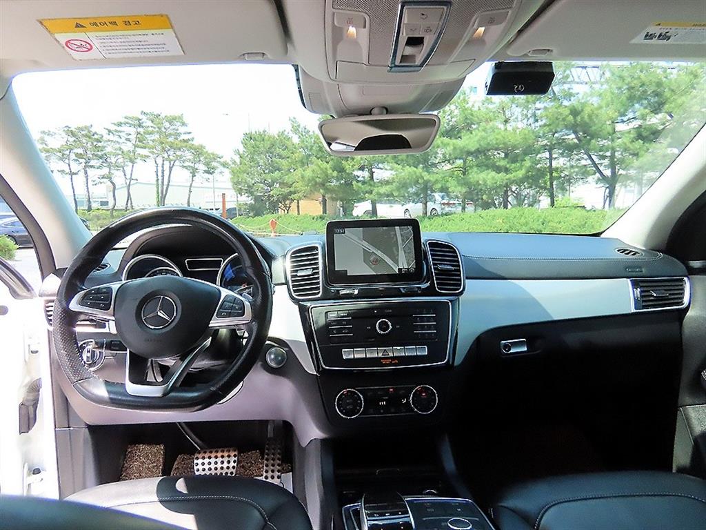 Mercedes Benz GLE Class - Vista 7
