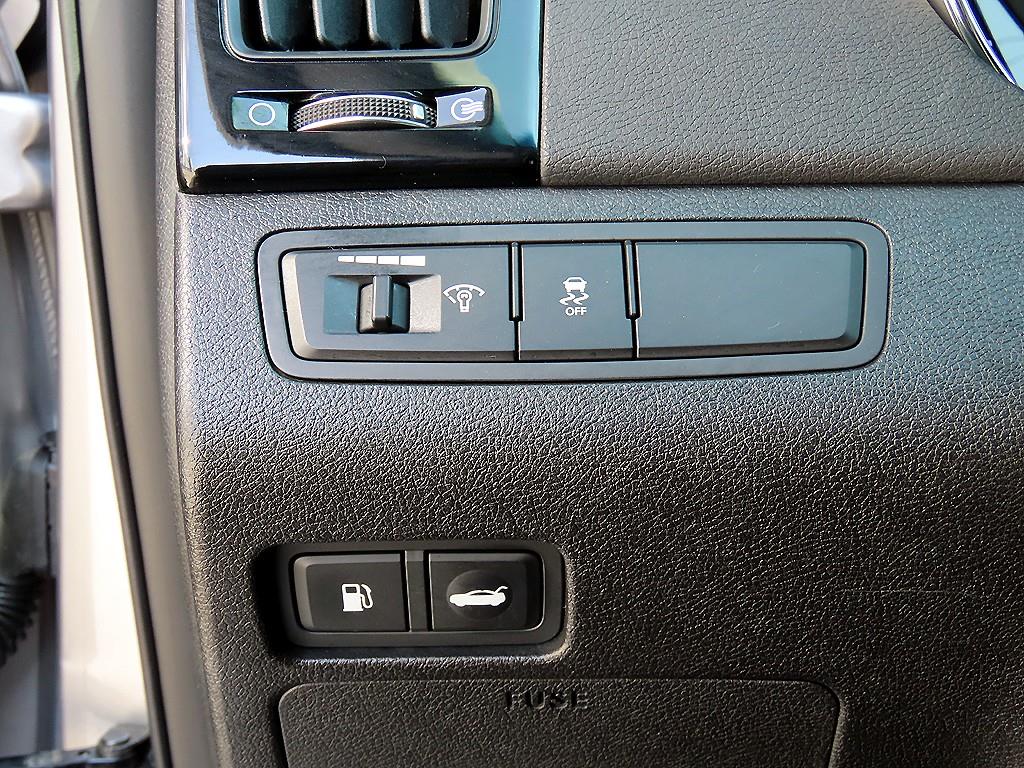 HYUNDAI Sonata - Vista 12