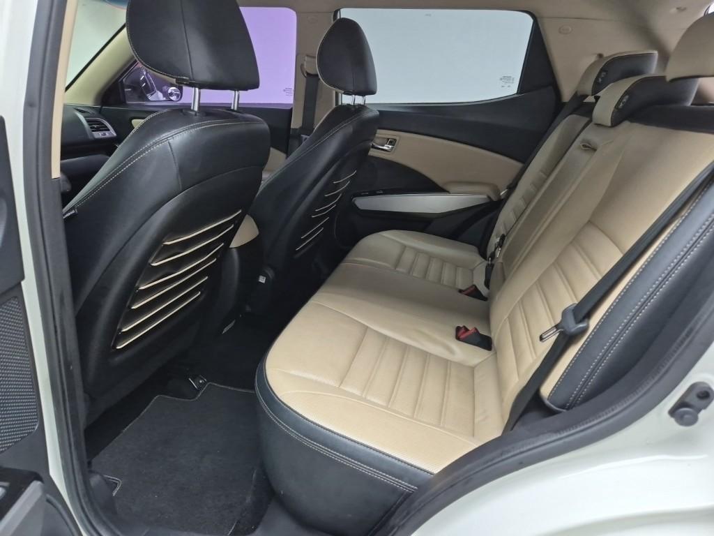 Ssangyong Tivoli 2016 Blanco - Importación desde Corea - HF Imports Iquique - Foto 20