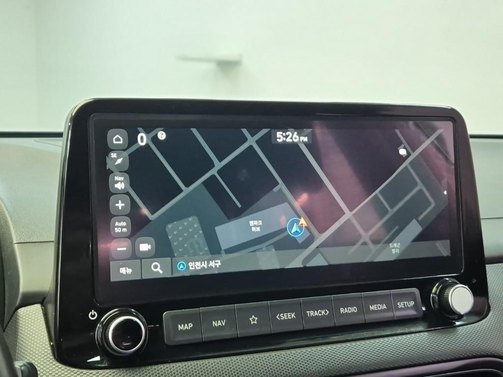 HYUNDAI Kona - Vista 7