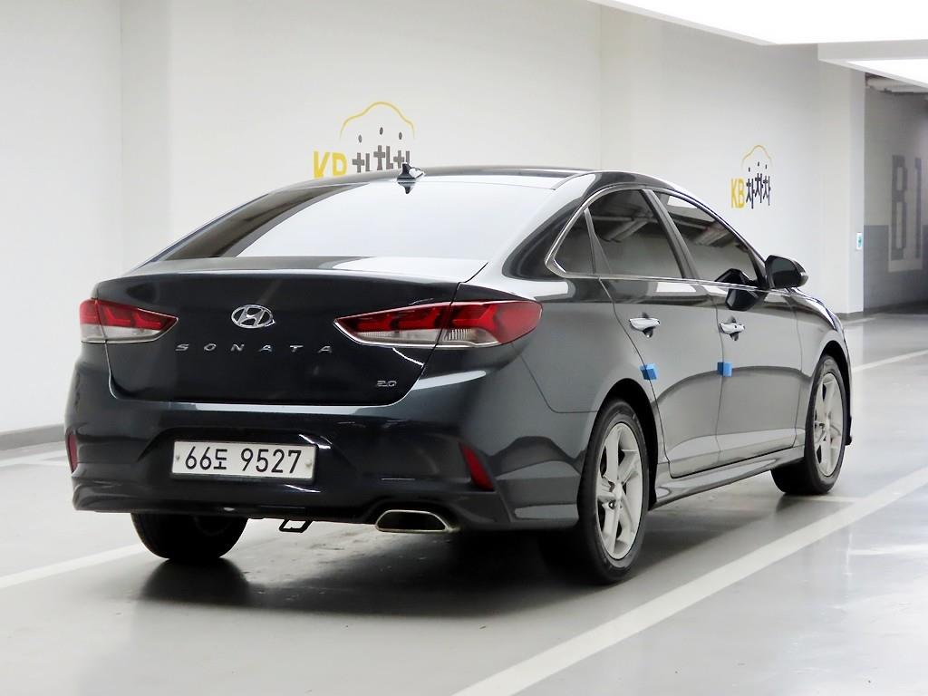 HYUNDAI Sonata - Vista 4
