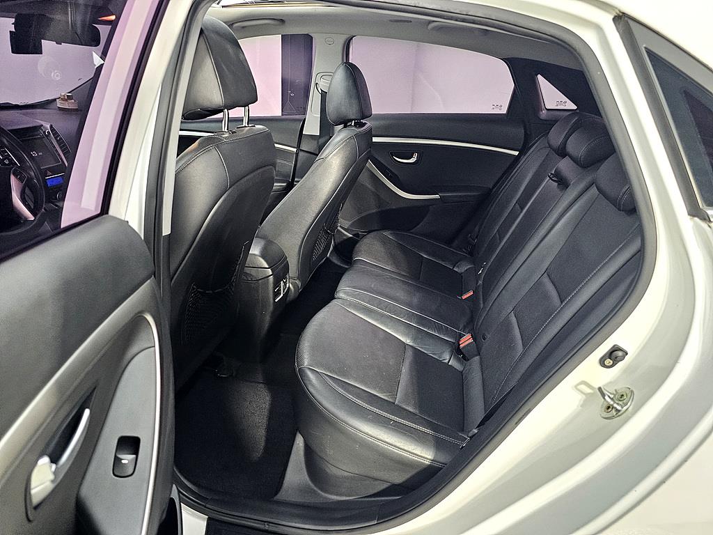 HYUNDAI i30 - Vista 9