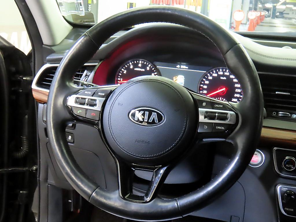 KIA K7 - Vista 8