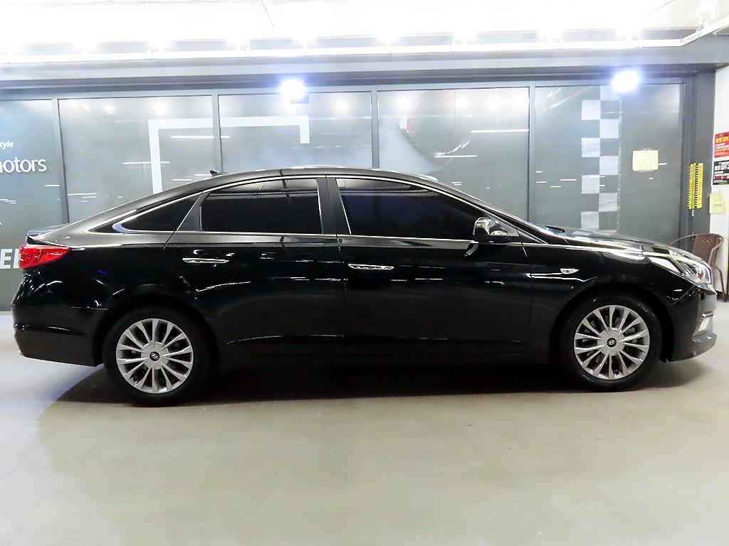 HYUNDAI Sonata - Vista 3