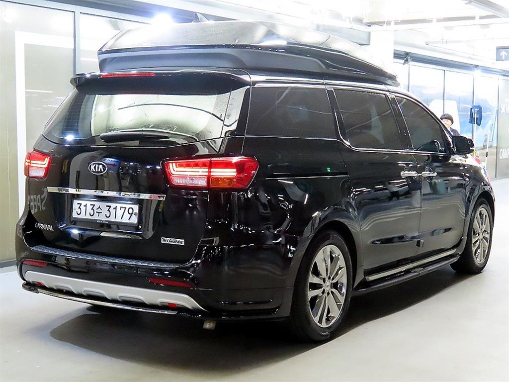 KIA Carnival - Vista 4