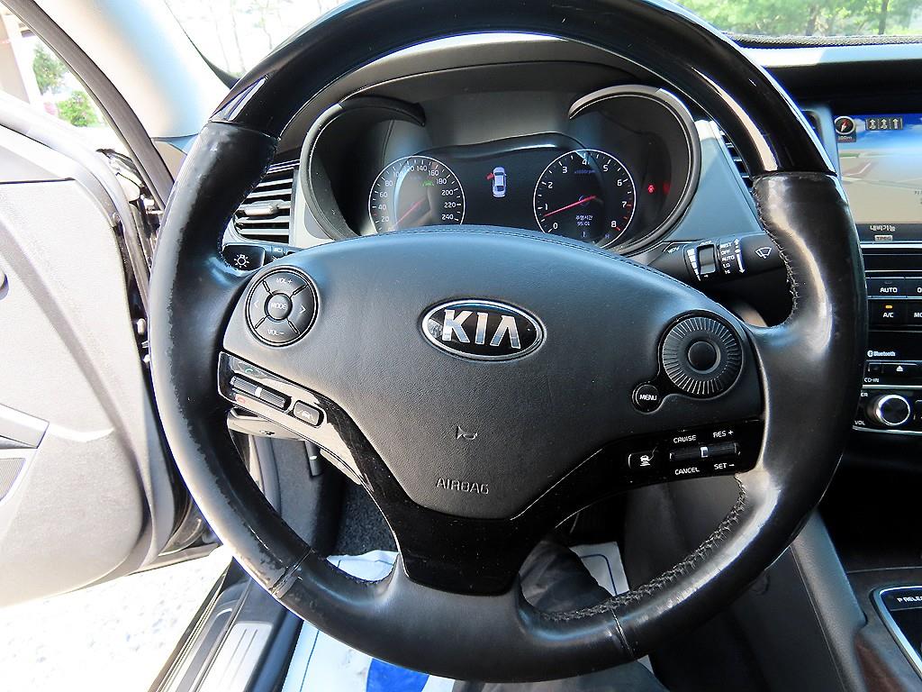 KIA K9 - Vista 8