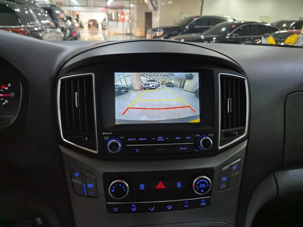 HYUNDAI Starex 2019 Amarillo - Importación desde Corea - HF Imports Iquique - Foto 13