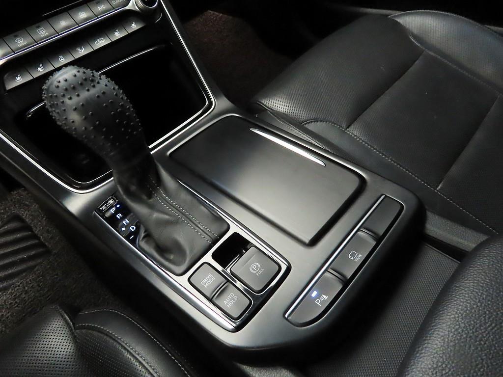 HYUNDAI Grandeur - Vista 10