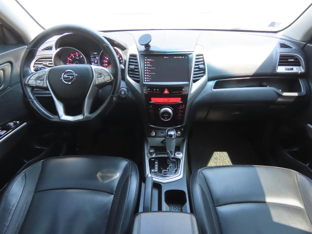 Ssangyong Tivoli 2015 Blanco - Importación desde Corea - HF Imports Iquique - Foto 7
