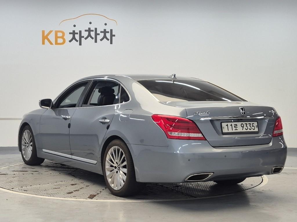 HYUNDAI Equus - Vista 3