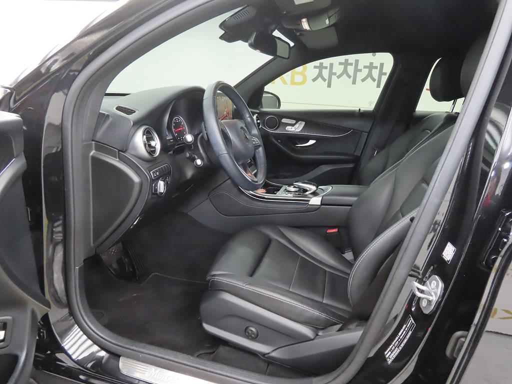 Mercedes Benz GLC Class - Vista 5