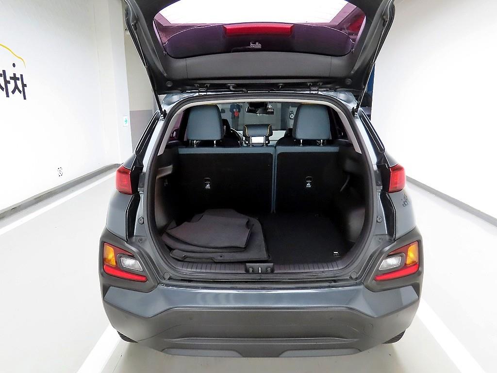 HYUNDAI Kona - Vista 5