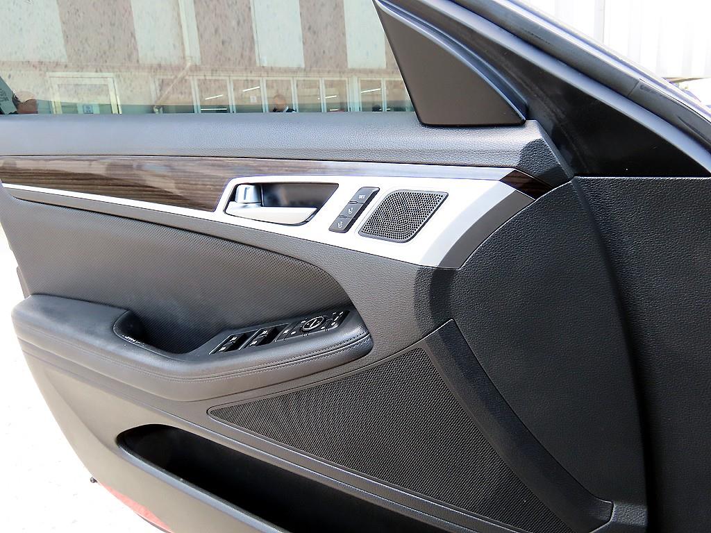 Genesis G80 - Vista 12
