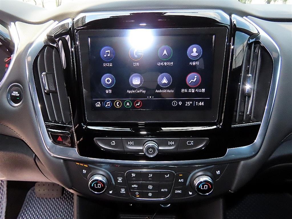 Chevrolet Travers - Vista 12