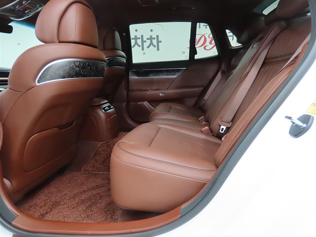 Genesis G90 - Vista 6