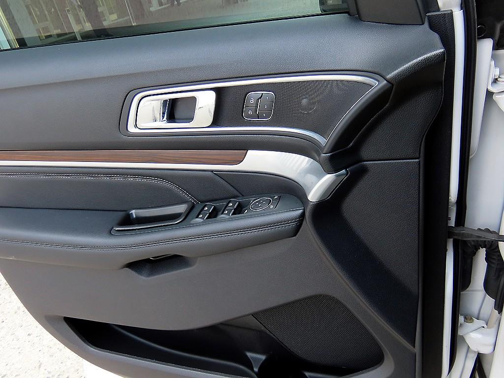 Ford Explorer - Vista 12