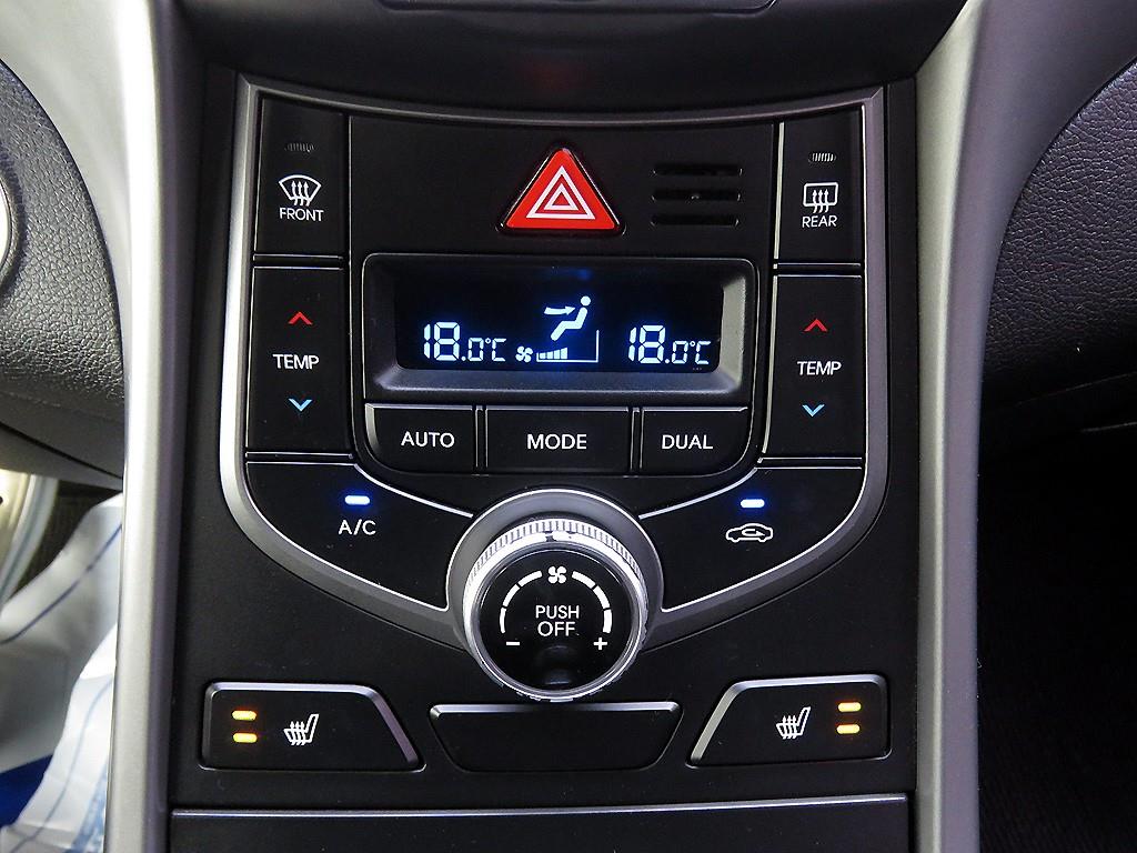 HYUNDAI Avante - Vista 12