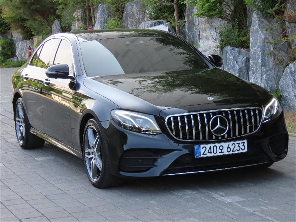Mercedes Benz E class - Vista 3