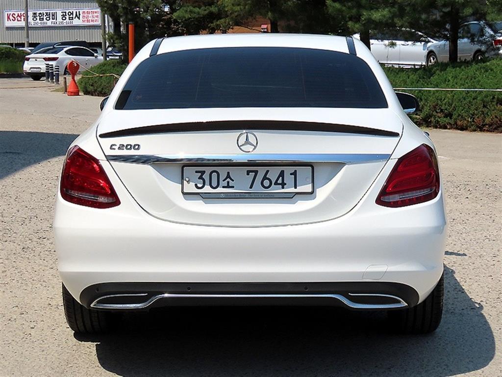 Mercedes Benz C Class - Vista 4