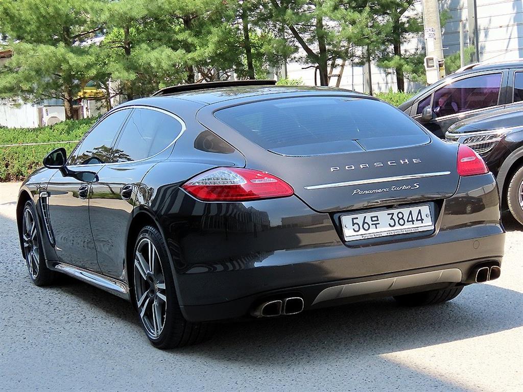 Porsche Panamera - Vista 3