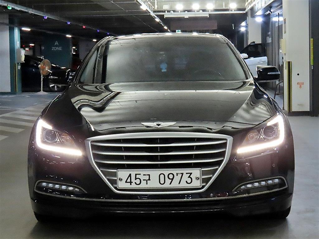 HYUNDAI Genesis - Vista 2