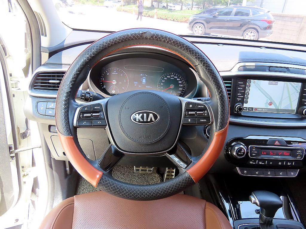 KIA Sorento - Vista 8