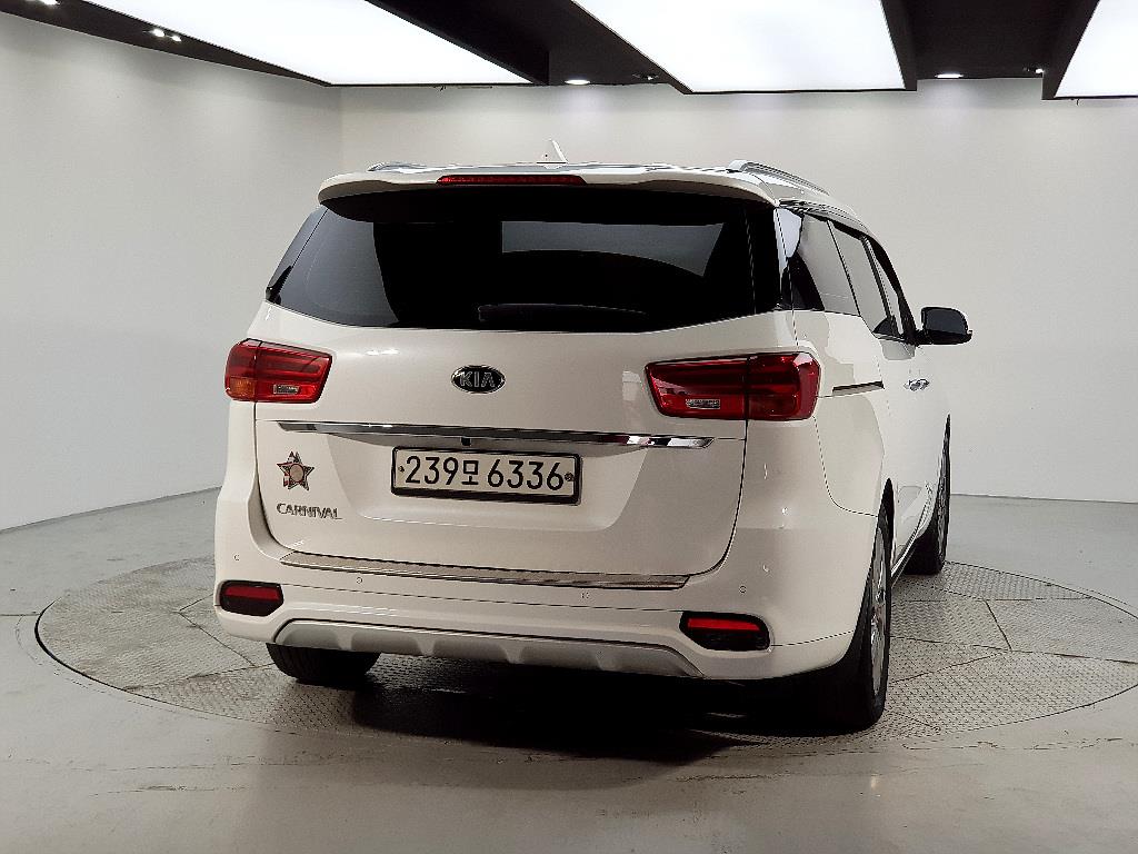 KIA Carnival - Vista 3