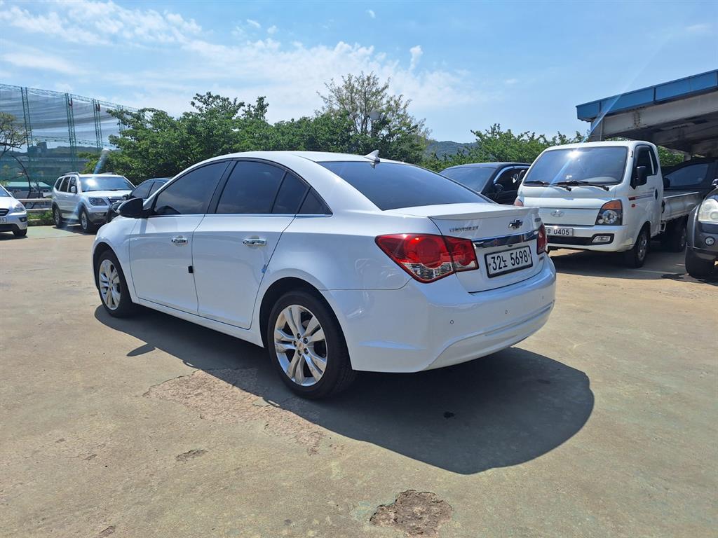 Chevrolet Cruise - Vista 4