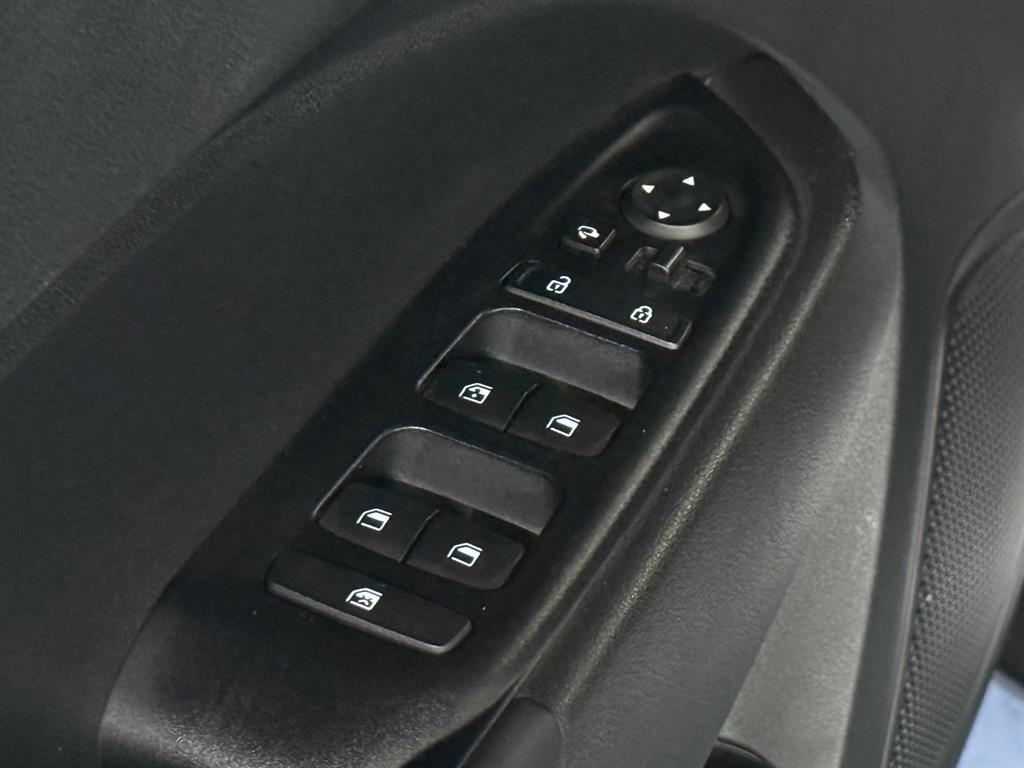 HYUNDAI Venue - Vista 10