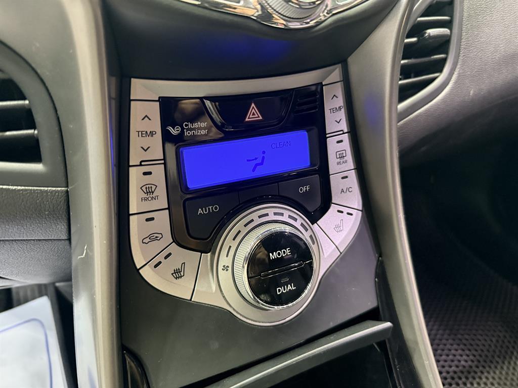 HYUNDAI Avante - Vista 9