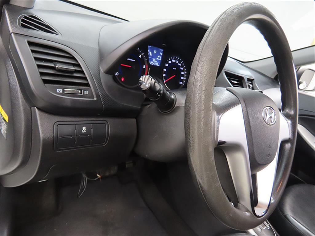 HYUNDAI Accent - Vista 12