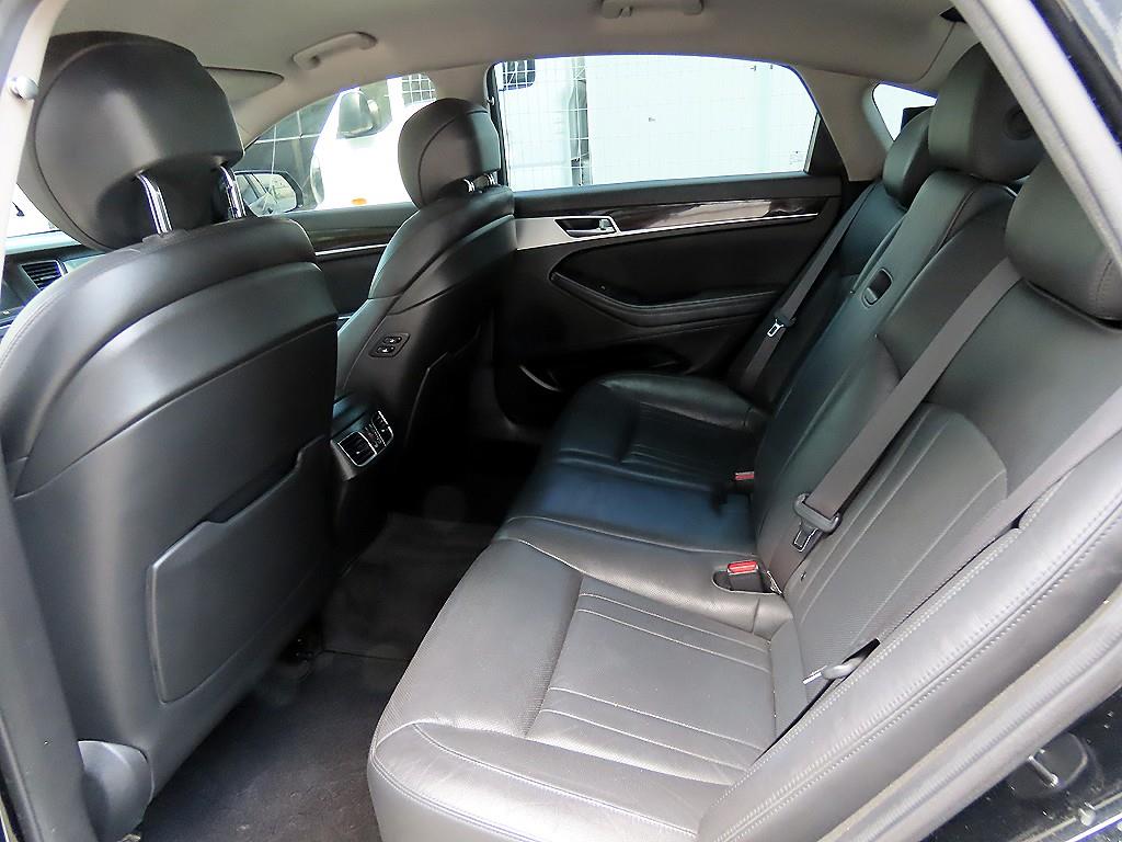 Genesis G80 - Vista 6