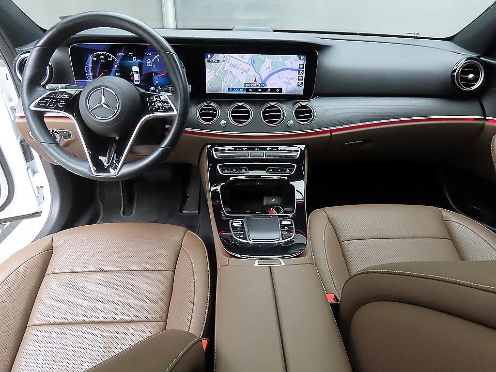Mercedes Benz E class - Vista 7