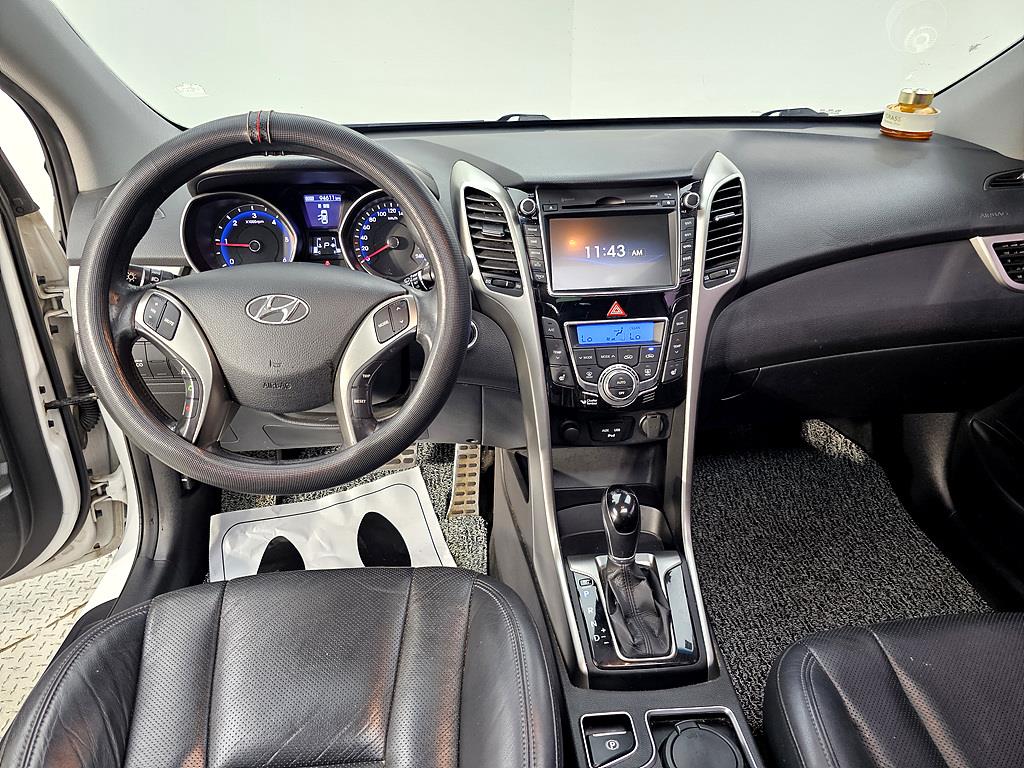 HYUNDAI i30 - Vista 5