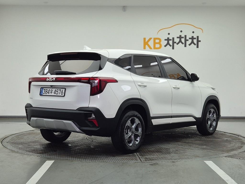KIA Seltos - Vista 4