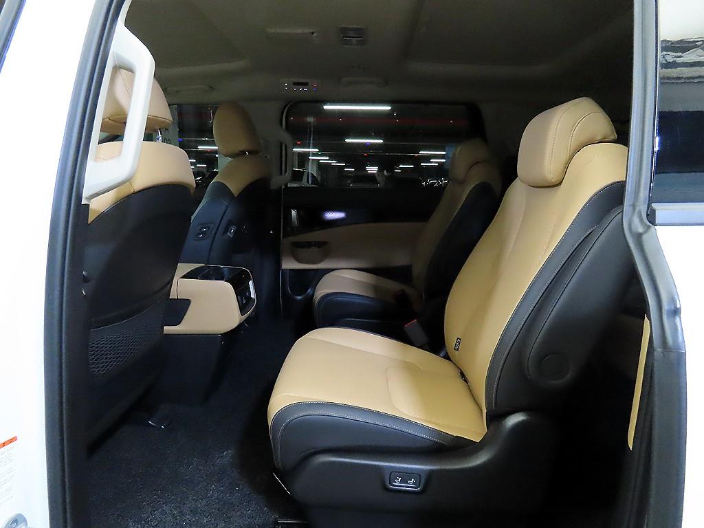 KIA Carnival - Vista 7