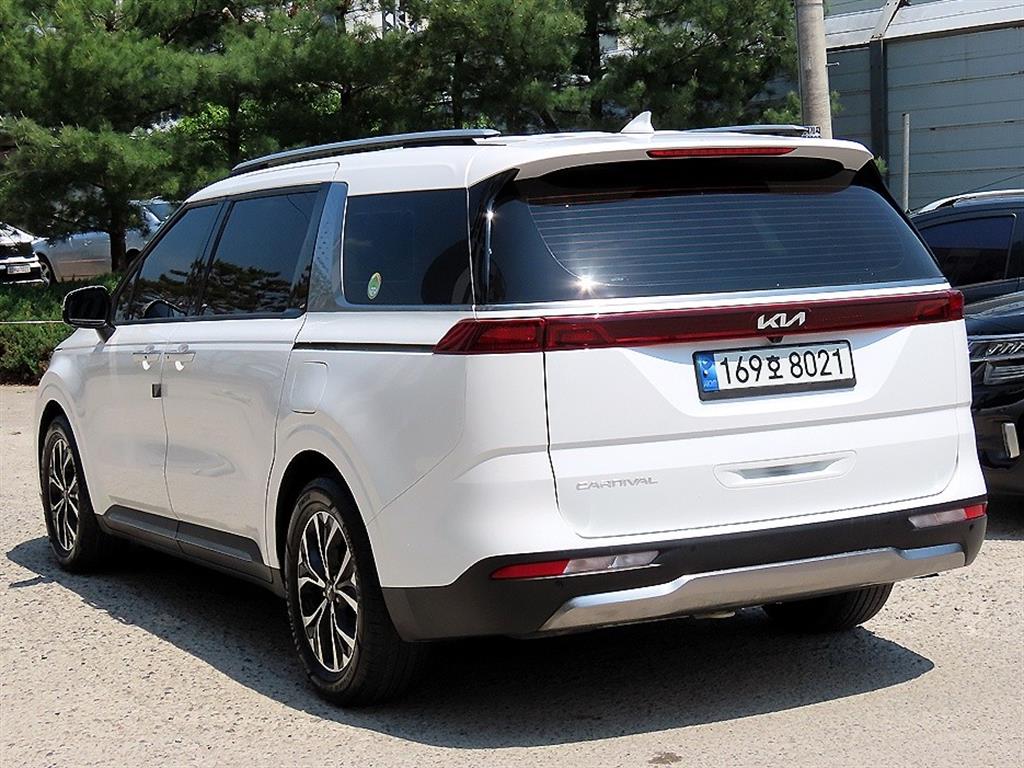 KIA Carnival - Vista 3