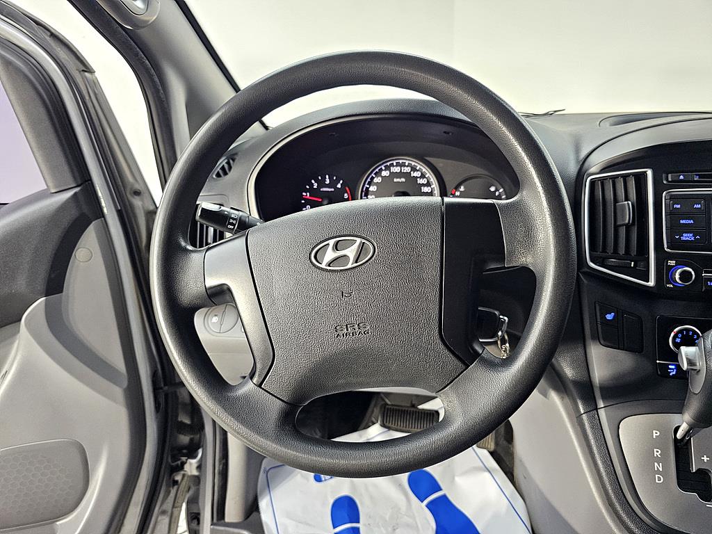HYUNDAI Starex - Vista 11