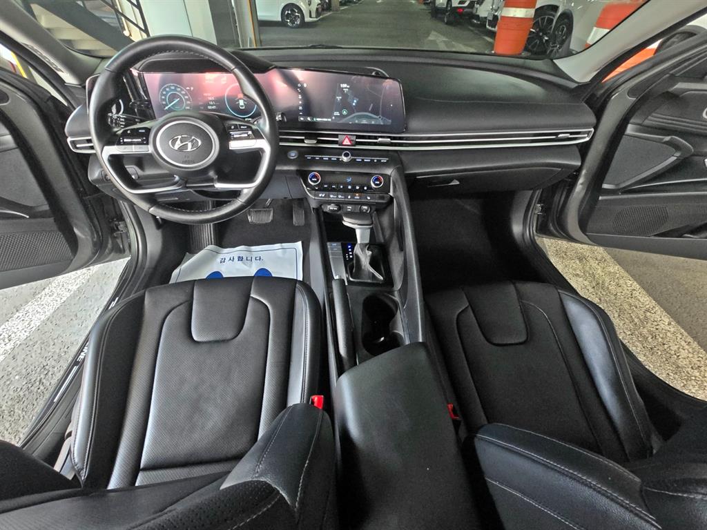 HYUNDAI Avante - Vista 7