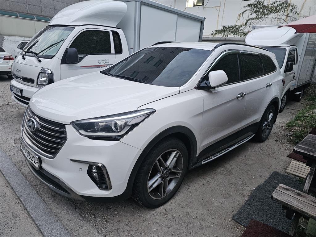 HYUNDAI Maxcruz - Vista 2