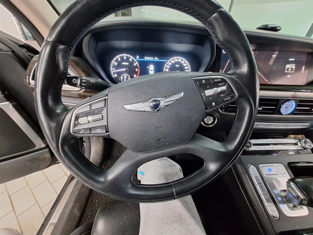Genesis G90 - Vista 7