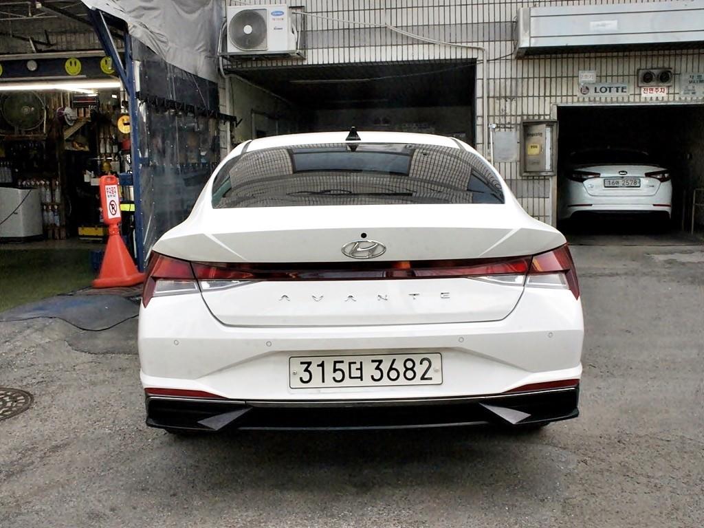 HYUNDAI Avante - Vista 5