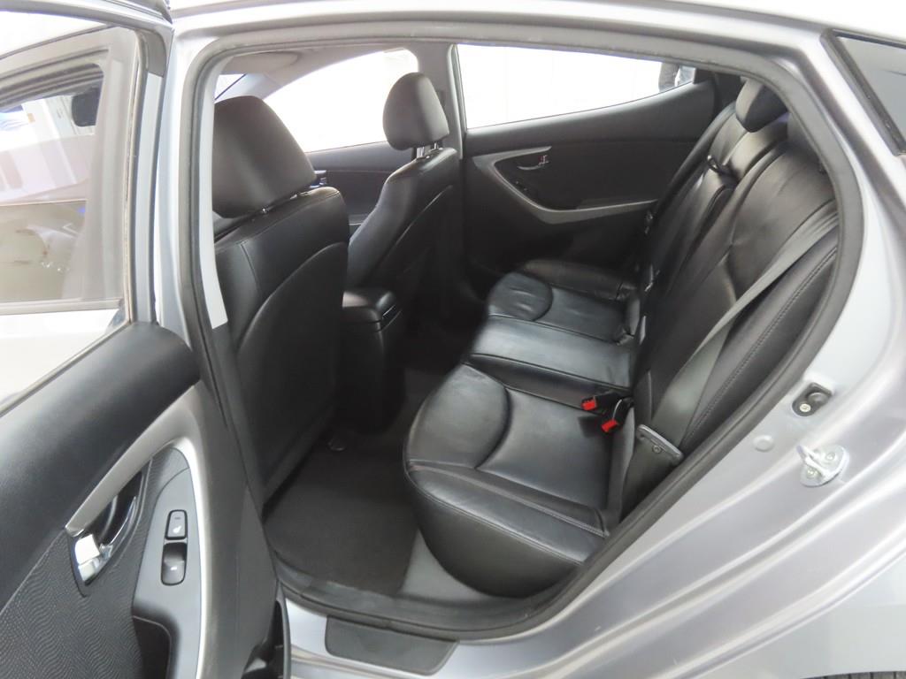 HYUNDAI Avante - Vista 6