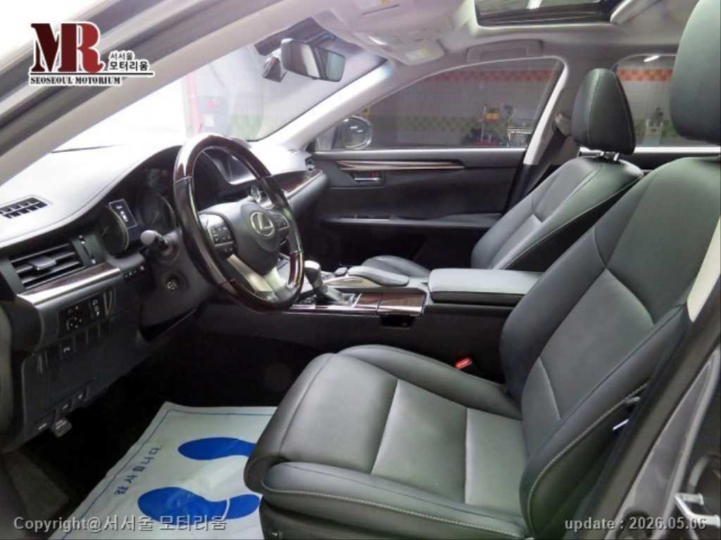 Lexus ES - Vista 5