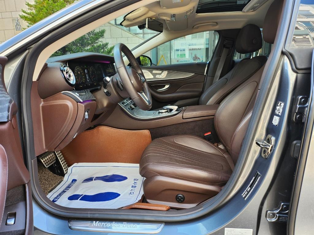 Mercedes Benz CLS Class - Vista 9