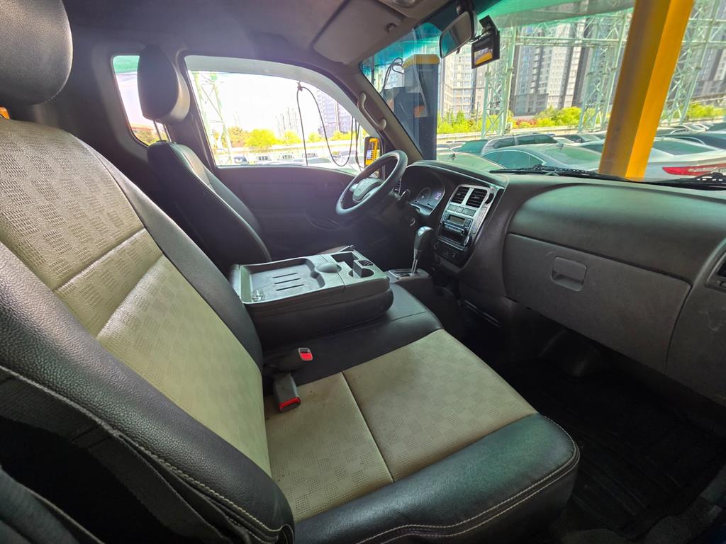 Small Truck Cargo (small) - Vista 2