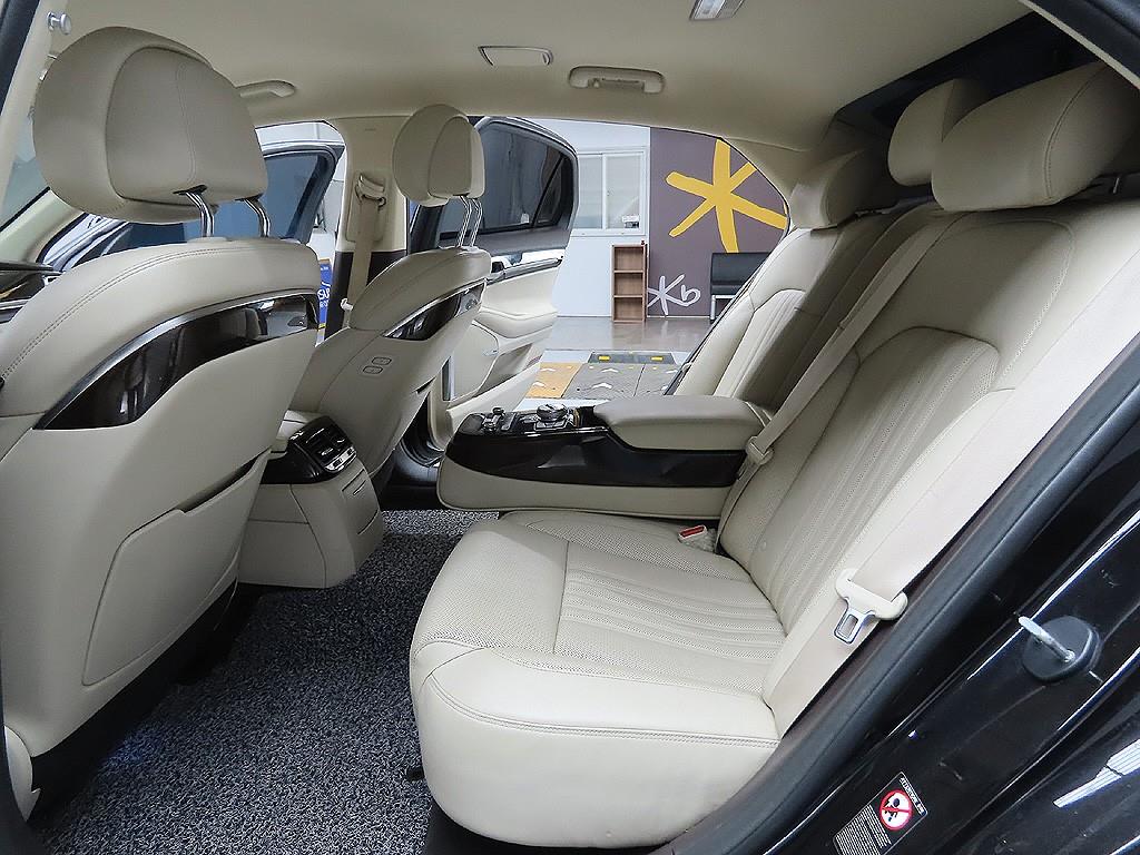 Genesis EQ900 2018 Negro - Importación desde Corea - HF Imports Iquique - Foto 9