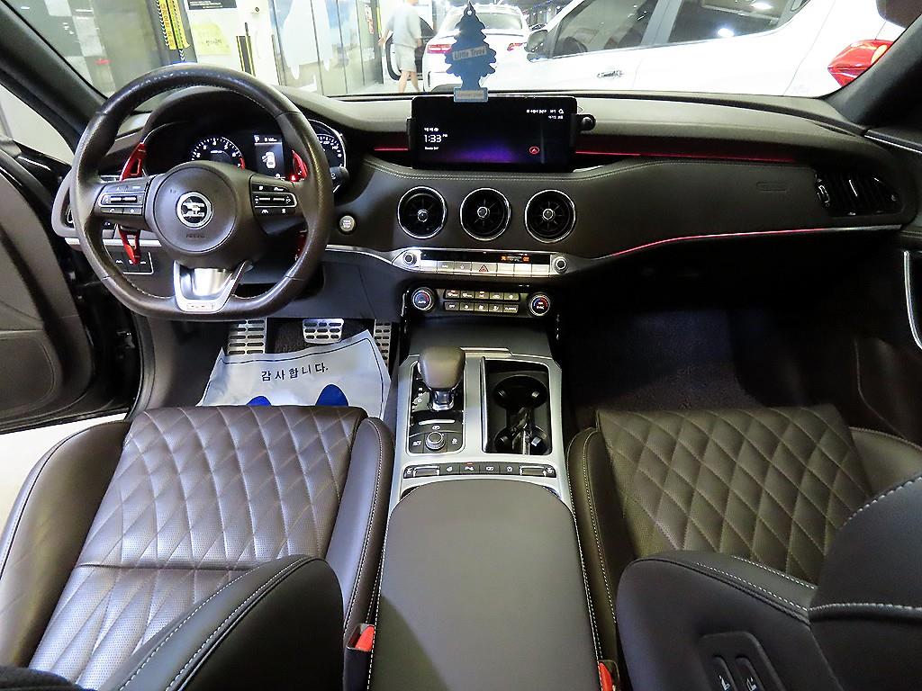 KIA Stinger - Vista 10